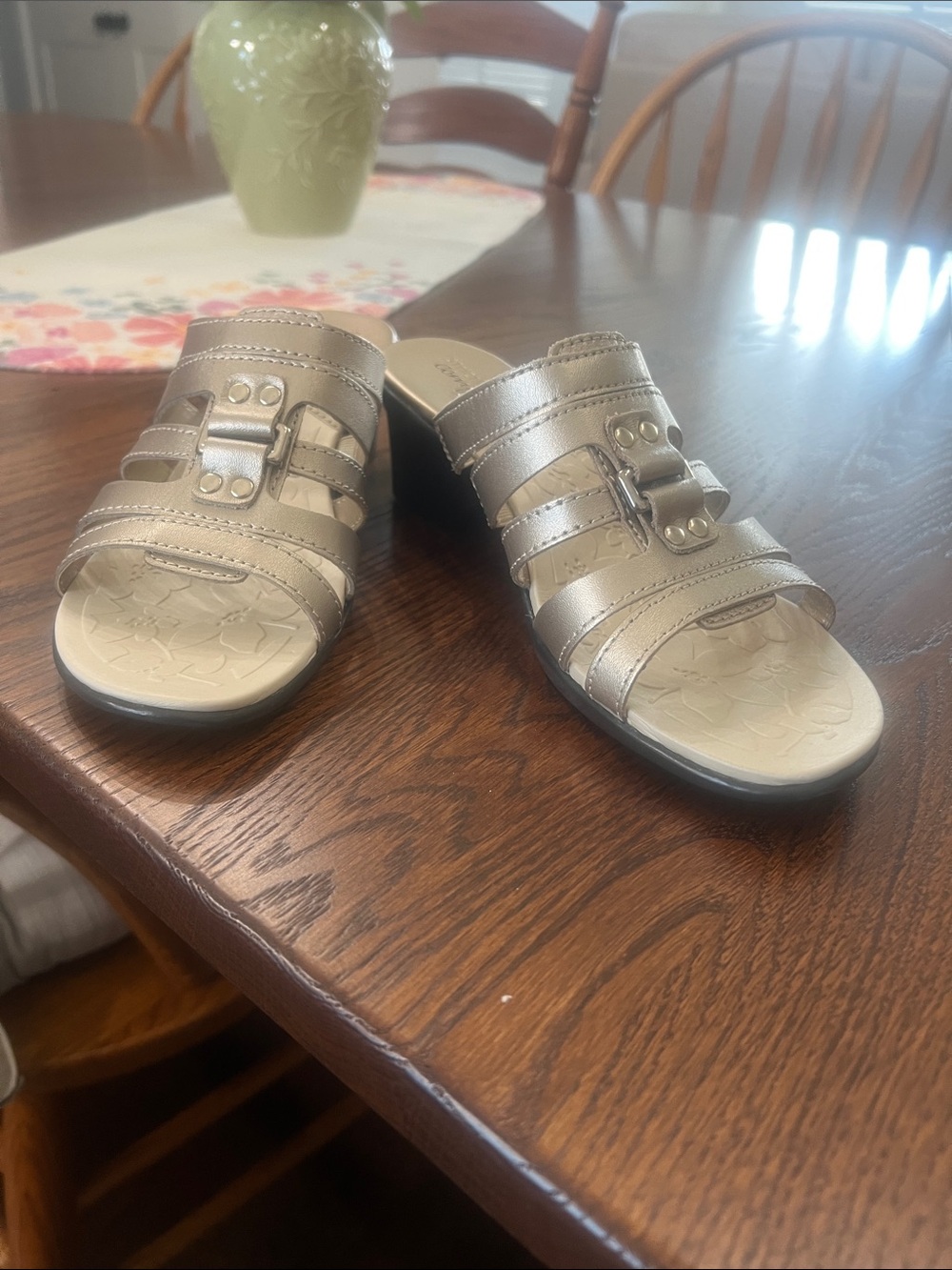 Women’s strictly comfort Slide Sandals - Champagne